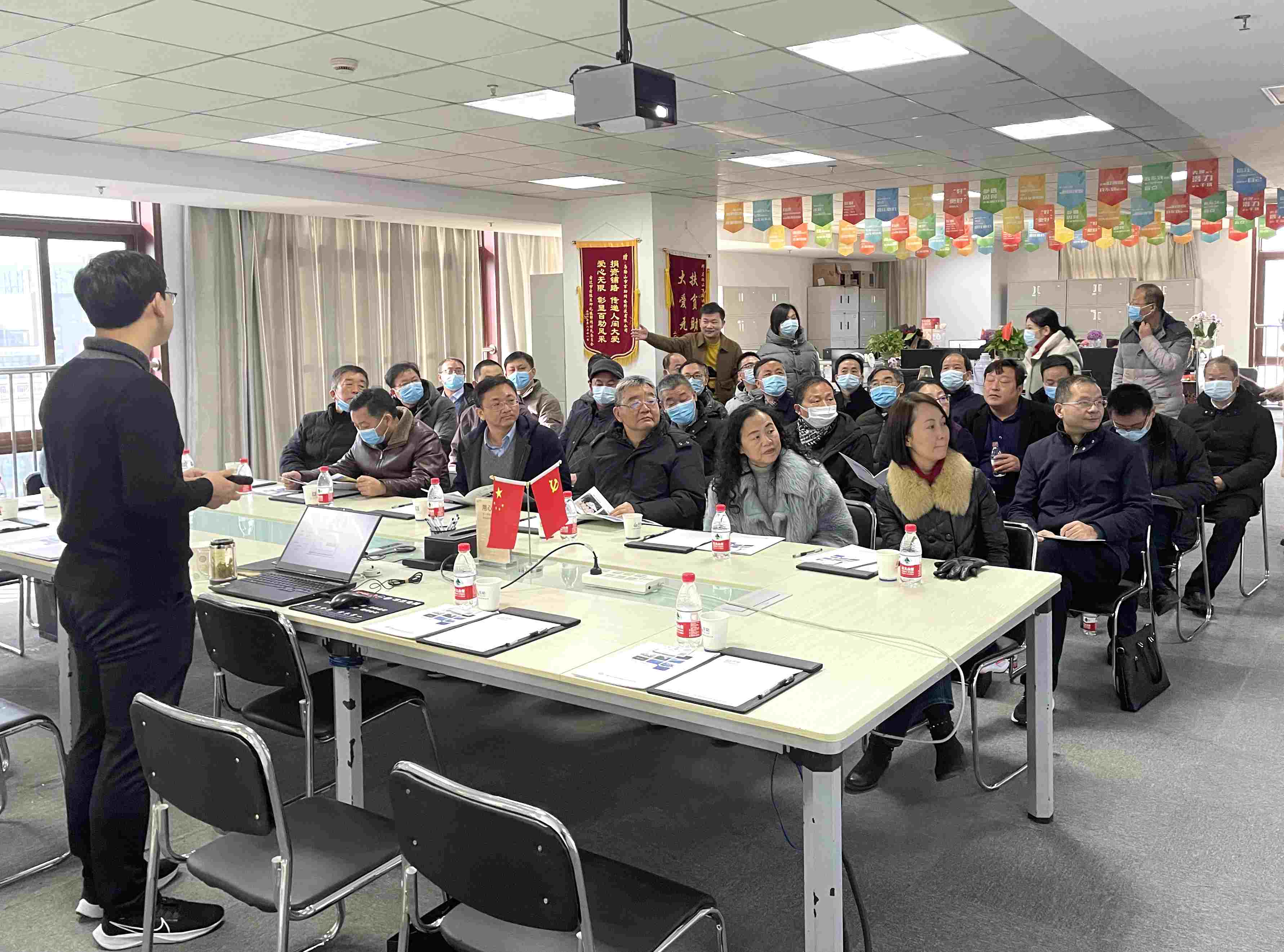 马鞍山市教育局党委副书记、副局长张向阳率队莅临百助考察_图1